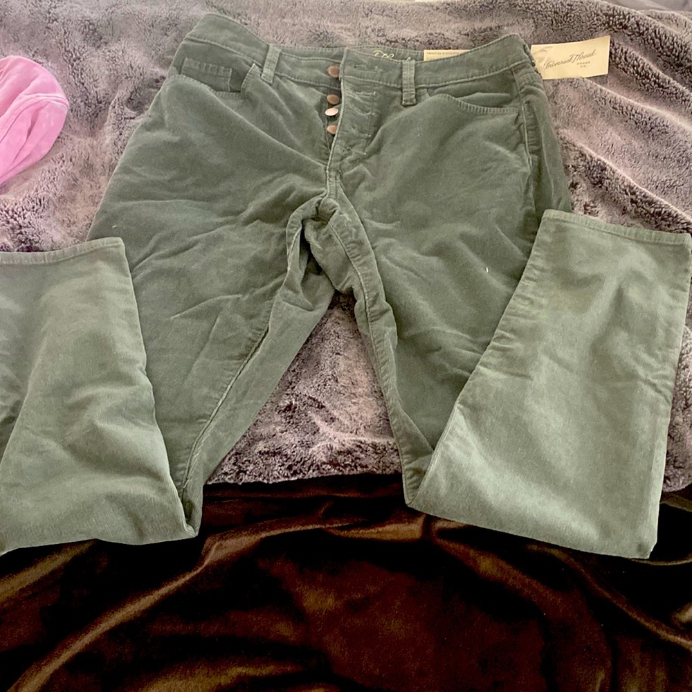 Universal Thread green pants
